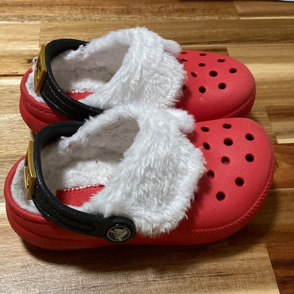 Santa CROCS Cozy Red Kids Clogs with Faux Fur Lining Size 9 Toddler
